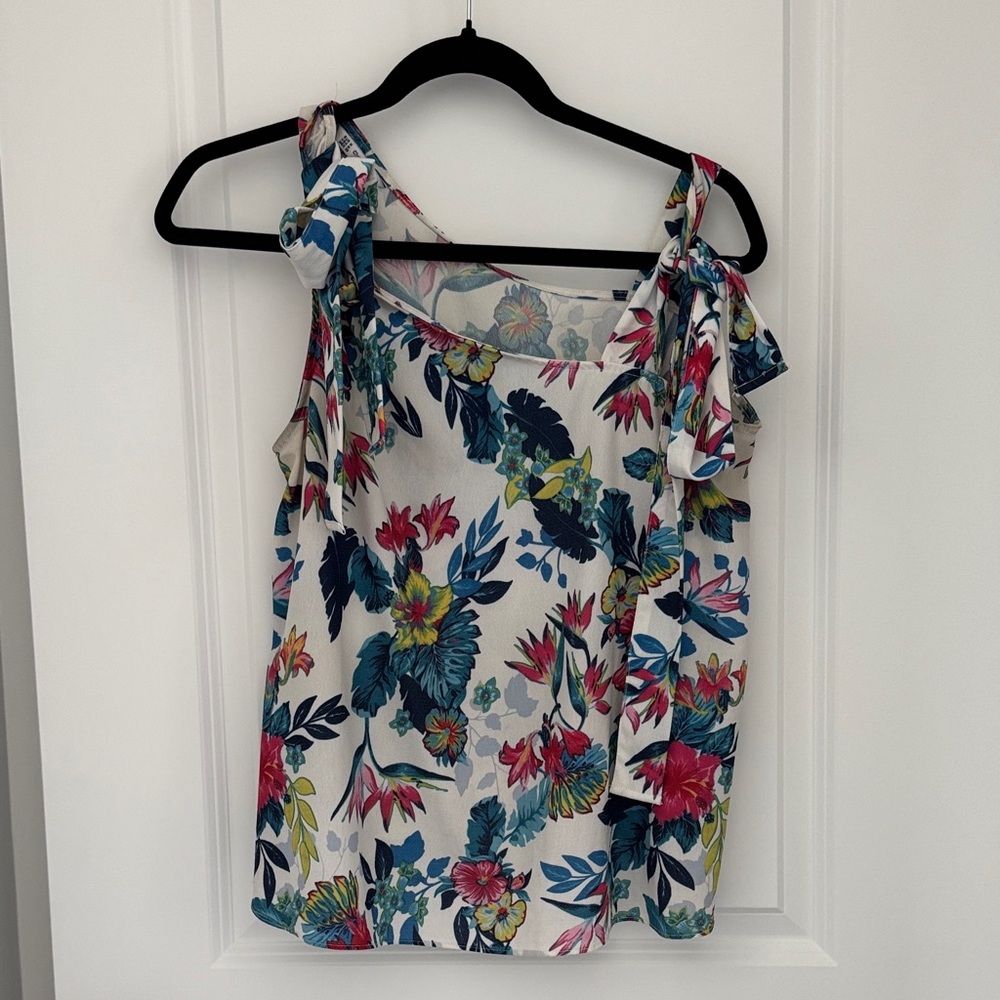 Floral Sleeveless Top- bow details on sleeves